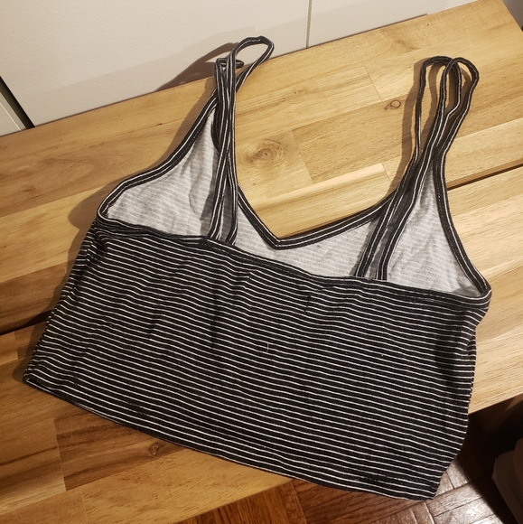 Cropped Top - Picture 2 of 4